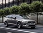 ボルボ『V60』。TシェイプのLEDデイタイム・ランニング・ライトを内蔵したLEDヘッドライトを使用