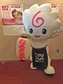 東京ラーメンショー公式マスコットのなるとちゃんがなると亭でお出迎え
