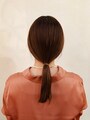 毛量が多い場合はゴムを二つ使い二重にしてひとつ結びをする