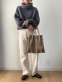 首まわりに余裕のあるタートルは比較的着こなしも簡単です　出典：WEAR