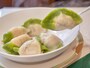 水餃子（6個600円税別）も緑色！白菜をイメージした形だそうです