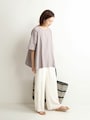 袖の切り替えなど、ひとくせあるデザインがおしゃれ見えします　出典：WEAR