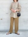 着るだけできちんと感もおしゃれさも手に入る便利なバンドカラーシャツ　出典：WEAR