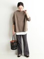 脚のラインにメリハリが付くので楽チンパンツで取り入れるのもおすすめ　出典：WEAR
