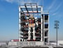 実物大の動くガンダムを格納する「GUNDAM-DOCK（ガンダムドック）」（2020年11月30日撮影）