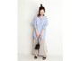 【OKコーデ】すっきり見えやすいシャツでさりげなくウエストゴムをカバーして　出典：WEAR