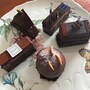 芸術品のように美しいチョコレートケーキ