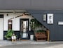 地蔵坂をのぼると現れる「季節の喫茶 吉住」のシックな外観