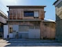 伊藤米店の横の小路を入って裏側に「CAFEシトカ」の建物があります