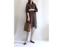 上品なレザータッチとかっちりしたスクエア型できれいめ感　出典：WEAR