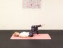 手順2：吐く息とともに片脚を床から離し、骨盤ニュートラルポジションキープ