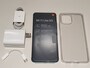 急速充電可能なUSB充電器を同梱