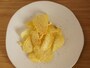 無印良品「フランス産じゃがいも　ポテトチップス」に黒こしょうをトッピング