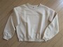 ユニクロ　スウェットクルーネックシャツ　2990円（税込）