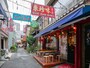 まるで香港の路地裏に迷い込んだような雰囲気（2021年6月26日撮影）