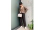 ショート丈カーデは幅広い着こなしが楽しめます　出典：StyleHint