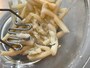 電子レンジで加熱した冷凍フライドポテトをマッシュして使うアレンジレシピ