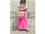 シンプルで合わせやすい「カラーミュール」はマスト　出典：WEAR