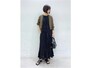 もともとシワ加工の入ったおしゃれアイテムは長時間の移動でもストレスフリー　出典：WEAR