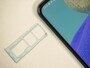最近は2枚のSIMを挿入でき、2つのモバイル回線を同時に利用できる「デュアルSIM」対応端末が増えている。「iPhone」「Pixel」シリーズのように一方のSIMが内蔵型の「eSIM」であることも多い