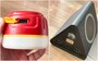 左：モバイルバッテリー機能がついたライト　右：ライト機能がついたモバイルバッテリー（cheero Power Mountain 50000mAh）