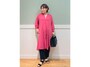 着ているだけで気分のあがる、青みピンクのワンピースを主役に　出典：WEAR