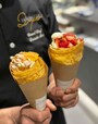 クレープ（右はフレーズピスターシュ1512円、左はキャラメルノワゼット1728円)