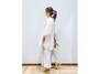 揺れ感のあるワイドパンツは軽やかで、体のラインも拾いません　出典：WEAR
