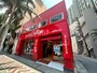 マンゴハウスの国際通り2号店。真っ赤な外観が目印 ※写真提供：マンゴハウス