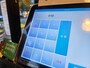 ポイントは店の画面で入力か、口頭で伝えるのが一般的。ポイントカードや会員証などの類はほとんど使われていない