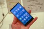 ソフトバンクモバイルが2013年に販売していた、シャープ製の「AQUOS PHONE Xx 302SH」。LTEによる当時としては高速なデータ通信が可能な一方、音声通話は3Gでこなす仕組みでVoLTEには非対応だ