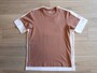 ファミリーマート　アウターTシャツ しろ　1490円（税込）