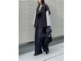 体温調整に使える黒のベストはコーデの引き締め役にも　出典：WEAR