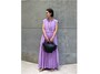 甘くなり過ぎず上品なライラックカラーはワンピースも華やか　出典：WEAR
