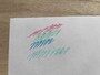 描き心地はとても滑らかで全体的に発色も良いが、目立たない色もある