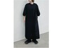 楽に着られるゆったりシルエットのワンピース　出典：WEAR