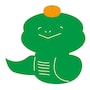 みかんをのせたヘビのイラスト