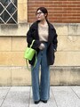 これからのシーズンも活躍しそうな明るいブルーのワイドデニム　出典：WEAR