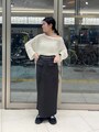 ざっくりとした風合いのメッシュニットはパンツと合わせて　出典：WEAR