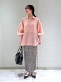 トレンドのシアー素材で淡いピンクを取り入れて　出典：WEAR