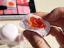 マシュマロの中にはプルプルとろっと食感のいちごジャムが！