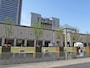 石造りのシンメトリーな外観が特徴的な横浜美術館の建物は、日本を代表する建築家、故・丹下健三により設計されました（2017年4月15日撮影）