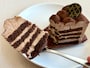濃厚なクリームと、パリパリの板チョコのかけ合わせが楽しい