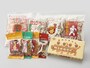  「横浜のあられ詰め合わせ（4種セット800円税別）」。横浜ならではの4つの味わいがスタイリッシュなデザインの箱に入っています。このほか、個包装された大袋も（画像提供：ヨコハマ・グッズ 横濱001）