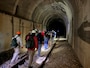 「碓氷峠 廃線ウォーク」の様子。普段は立ち入れない鉄道廃線のトンネル内を探検！
