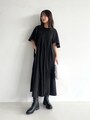 着まわしの幅も広い黒の半袖タイプは買い！　出典：WEAR