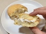 食べた瞬間に爽やかなレモンの風味が！ レモンの皮が入っていることでスッキリとした後味に