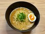 筆者は煮卵と小ネギをトッピングしてみました。味噌ラーメン好きにはたまらない濃厚なおいしさを堪能できます