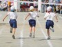 今の学校は「安全第一」が行き過ぎて、子どもたちが物理的にも精神的にも「転ぶこと」を知らない？ ※画像出典：PIXTA