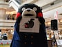 えびぞりシャチモン＝5月24日、東京都大田区
